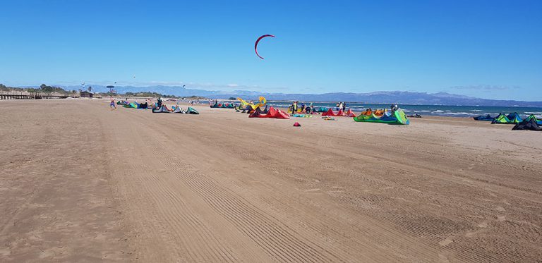playa de riumar escuela de kitesurf